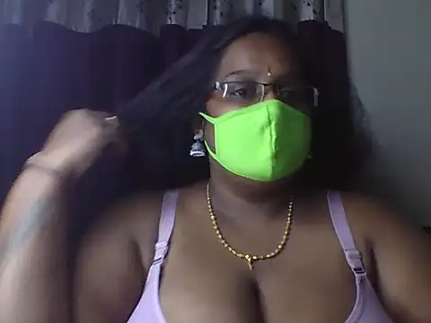 Snapshot of hootypriya chatting on May 8, 2026, 6:23 pm hootypriya online show from May 8, 2026, 6:23 pm