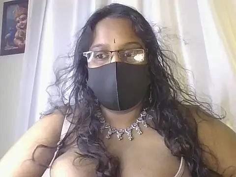 hootypriya online show from July 1, 2026, 4:18 pm