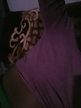 SweetKeylie online show from November 8, 2025, 6:44 pm