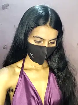 Snapshot of Thaper_Meera2 chatting on April 23, 2026, 8:32 am Thaper Meera2 online show from April 23, 2026, 8:32 am