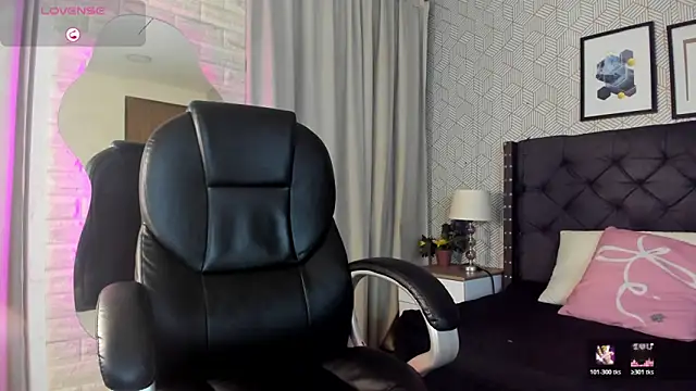 Snapshot of valentina__desire chatting on May 9, 2026, 11:46 am valentina desire online show from May 9, 2026, 11:46 am