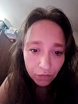 HotMommaCR online show from November 6, 2025, 12:20 pm