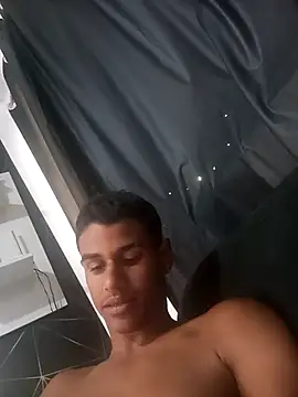 moreninhosafadinho21 online show from November 28, 2025, 6:19 pm