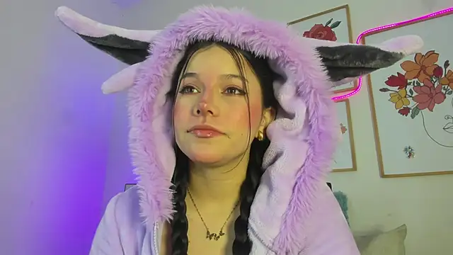 violettabond online show from November 26, 2025, 11:10 am