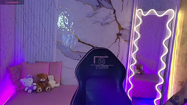 Snapshot of PEACHY_TAY chatting on March 22, 2026, 11:34 am PEACHY TAY online show from March 22, 2026, 11:34 am