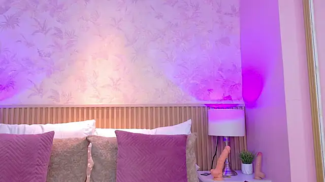 ValeriaMonet online show from April 2, 2026, 12:01 pm