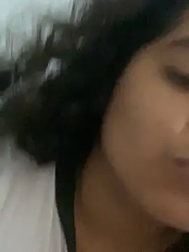Snapshot of alana-silva chatting on April 15, 2026, 3:23 am alana-silva online show from April 15, 2026, 3:23 am