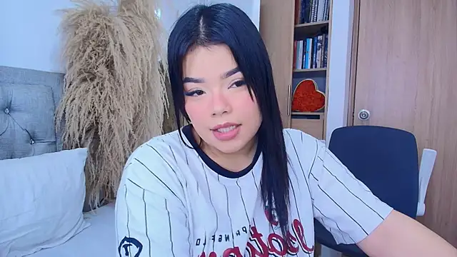 annie  20 online show from April 2, 2026, 3:51 pm