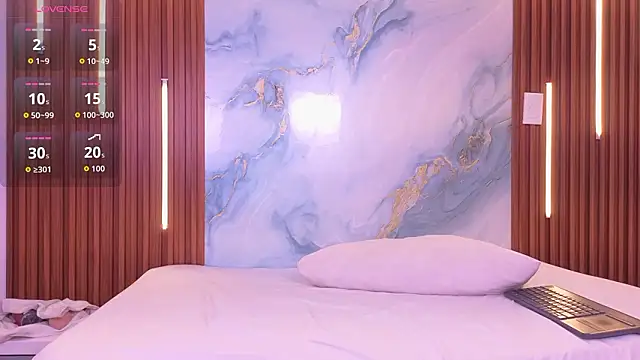 kendra lovv online show from March 26, 2026, 7:45 pm