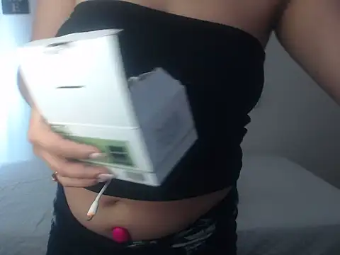 camila rouswhyth online show from November 18, 2025, 2:09 pm