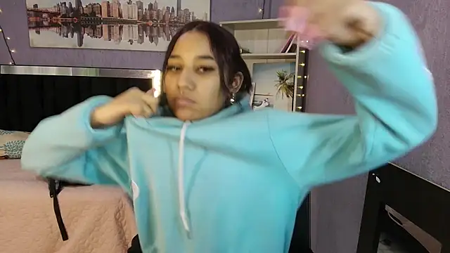 lyam ebony  online show from November 30, 2025, 3:07 am