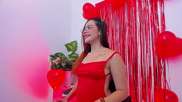 Snapshot of SaraAlvarezx chatting on February 15, 2026, 5:08 am SaraAlvarezx online show from February 15, 2026, 5:08 am