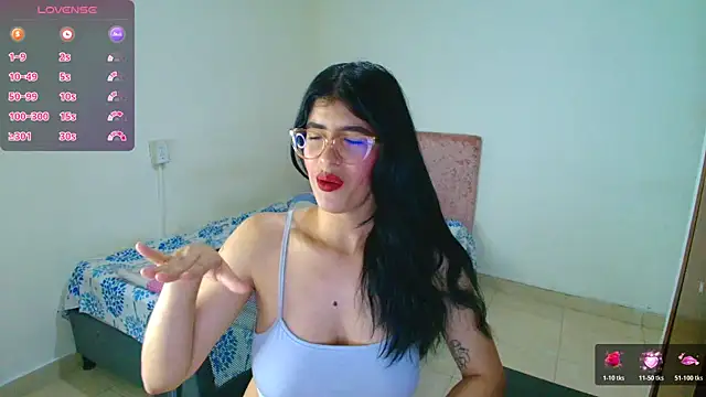 Snapshot of Kassandra_0304 chatting on April 21, 2026, 12:23 pm Kassandra 0304 online show from April 21, 2026, 12:23 pm