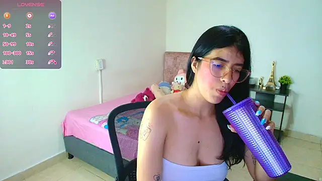 Snapshot of Kassandra_0304 chatting on February 27, 2026, 12:55 am Kassandra 0304 online show from February 27, 2026, 12:55 am