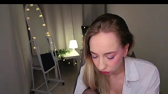 IsabelleBliz online show from February 20, 2026, 10:22 pm