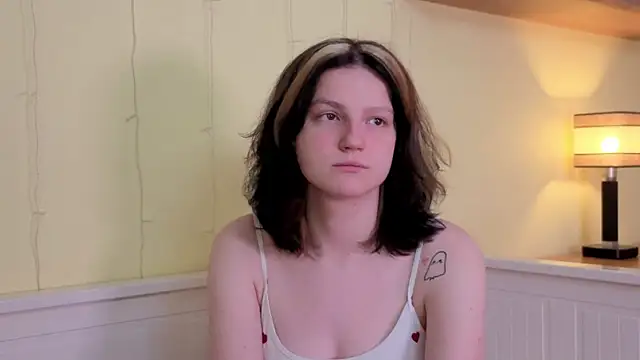 Snapshot of LatinaHuguenin chatting on February 5, 2026, 8:26 pm LatinaHuguenin online show from February 5, 2026, 8:26 pm