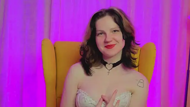 LatinaHuguenin online show from March 27, 2026, 7:04 pm