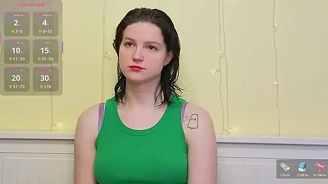 Snapshot of LatinaHuguenin chatting on January 19, 2026, 7:23 am LatinaHuguenin online show from January 19, 2026, 7:23 am