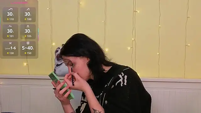 Snapshot of LatinaHuguenin chatting on January 13, 2026, 7:12 am LatinaHuguenin online show from January 13, 2026, 7:12 am