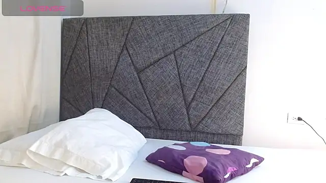 sally mollylove online show from November 21, 2025, 12:48 pm