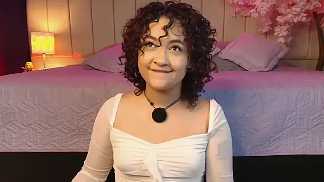 Snapshot of _sarahRose chatting on April 12, 2026, 3:54 am sarahRose online show from April 12, 2026, 3:54 am