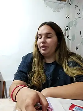 Laryssa2005 online show from November 7, 2025, 9:19 pm