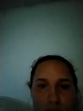 Laryssa2005 online show from November 6, 2025, 8:13 pm