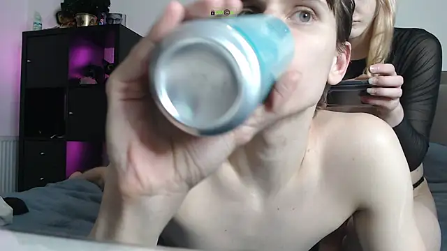 cute couple69 online show from December 17, 2025, 1:49 pm