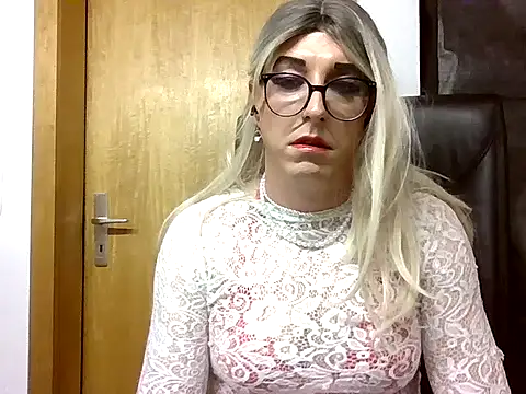 AgnesCross39 online show from February 24, 2026, 5:41 am