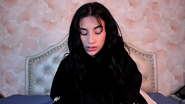 Snapshot of Madhison_5 chatting on February 5, 2026, 12:45 pm Madhison 5 online show from February 5, 2026, 12:45 pm