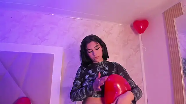 Snapshot of Madhison_5 chatting on February 11, 2026, 12:38 pm Madhison 5 online show from February 11, 2026, 12:38 pm