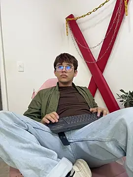 benjiDom online show from November 10, 2025, 12:21 pm