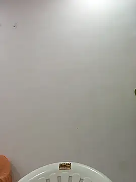 sanjana077 online show from April 2, 2026, 12:01 pm