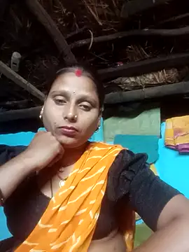 Snapshot of MiniBeast_2 chatting on November 5, 2025, 4:32 pm MiniBeast 2 online show from November 5, 2025, 4:32 pm