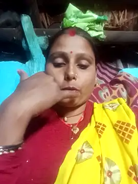 Snapshot of MiniBeast_2 chatting on November 12, 2025, 5:39 pm MiniBeast 2 online show from November 12, 2025, 5:39 pm