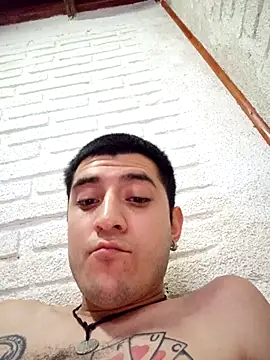 ale-hot21 online show from November 5, 2025, 5:54 am