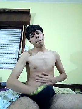 Snapshot of Fedeuwuu chatting on November 26, 2025, 4:23 am Fedeuwuu online show from November 26, 2025, 4:23 am