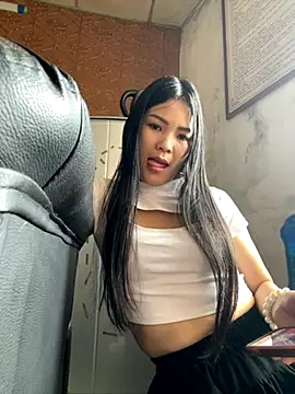 Snapshot of Beolulu chatting on November 8, 2025, 5:22 am Beolulu online show from November 8, 2025, 5:22 am