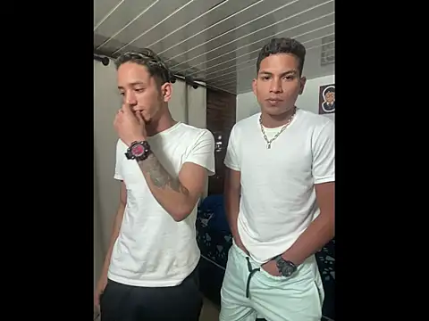 Mike and Rayan online show from November 18, 2025, 3:54 am