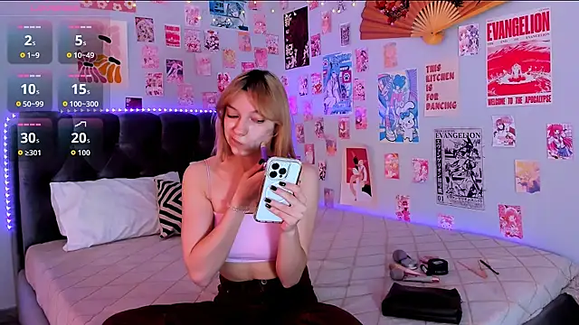 Snapshot of CindyMoriLove chatting on April 12, 2026, 5:33 am CindyMoriLove online show from April 12, 2026, 5:33 am