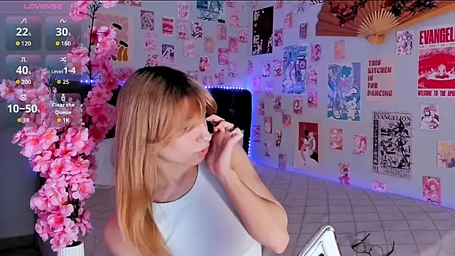 Snapshot of CindyMoriLove chatting on April 13, 2026, 5:33 am CindyMoriLove online show from April 13, 2026, 5:33 am