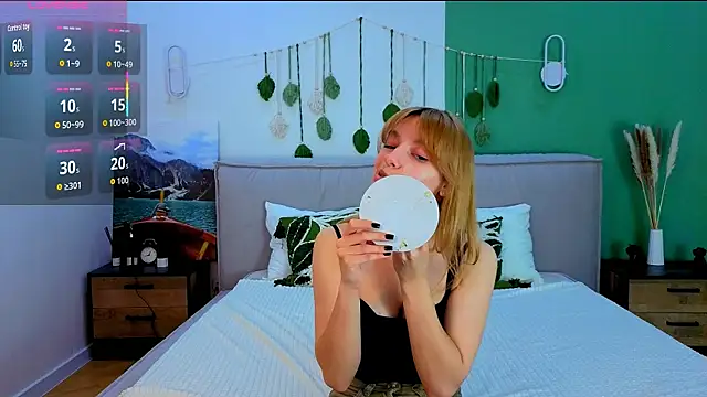 Snapshot of CindyMoriLove chatting on March 28, 2026, 5:30 am CindyMoriLove online show from March 28, 2026, 5:30 am