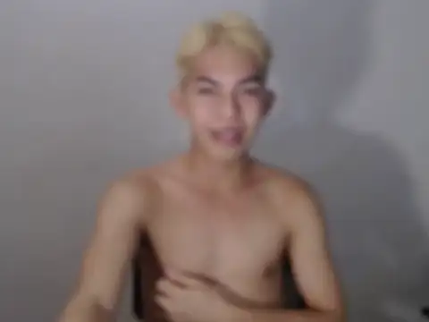 Urhotsilverboy online show from May 18, 2026, 3:28 pm