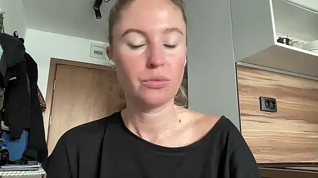 Ameli8 online show from November 9, 2025, 10:52 am