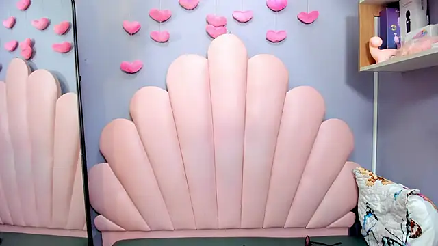 luci miller online show from February 28, 2026, 8:08 pm