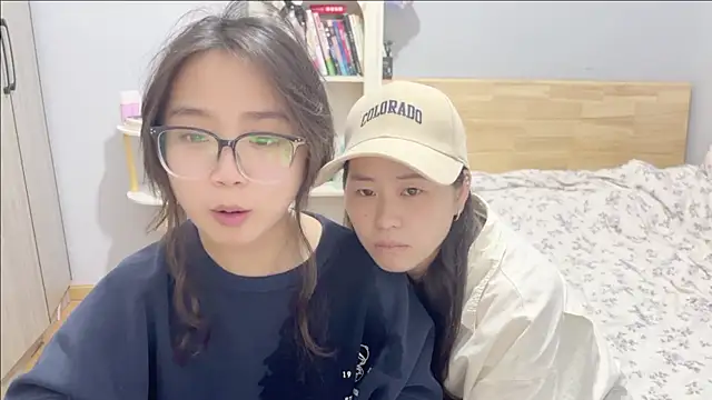 Snapshot of Hmm_0303 chatting on February 4, 2026, 4:02 pm Hmm 0303 online show from February 4, 2026, 4:02 pm