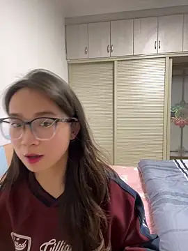 Snapshot of Hmm_0303 chatting on February 15, 2026, 3:55 pm Hmm 0303 online show from February 15, 2026, 3:55 pm