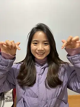 Hmm 0303 online show from December 4, 2025, 2:49 pm