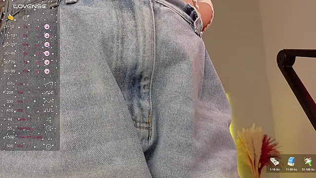 WildLady30 online show from December 15, 2025, 11:27 am