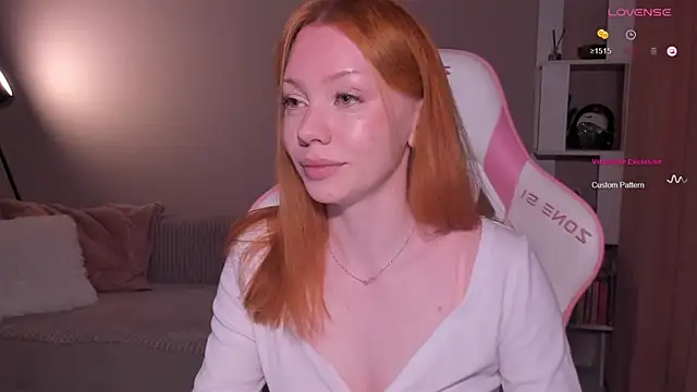 Elisahsthetics online show from May 9, 2026, 10:02 pm